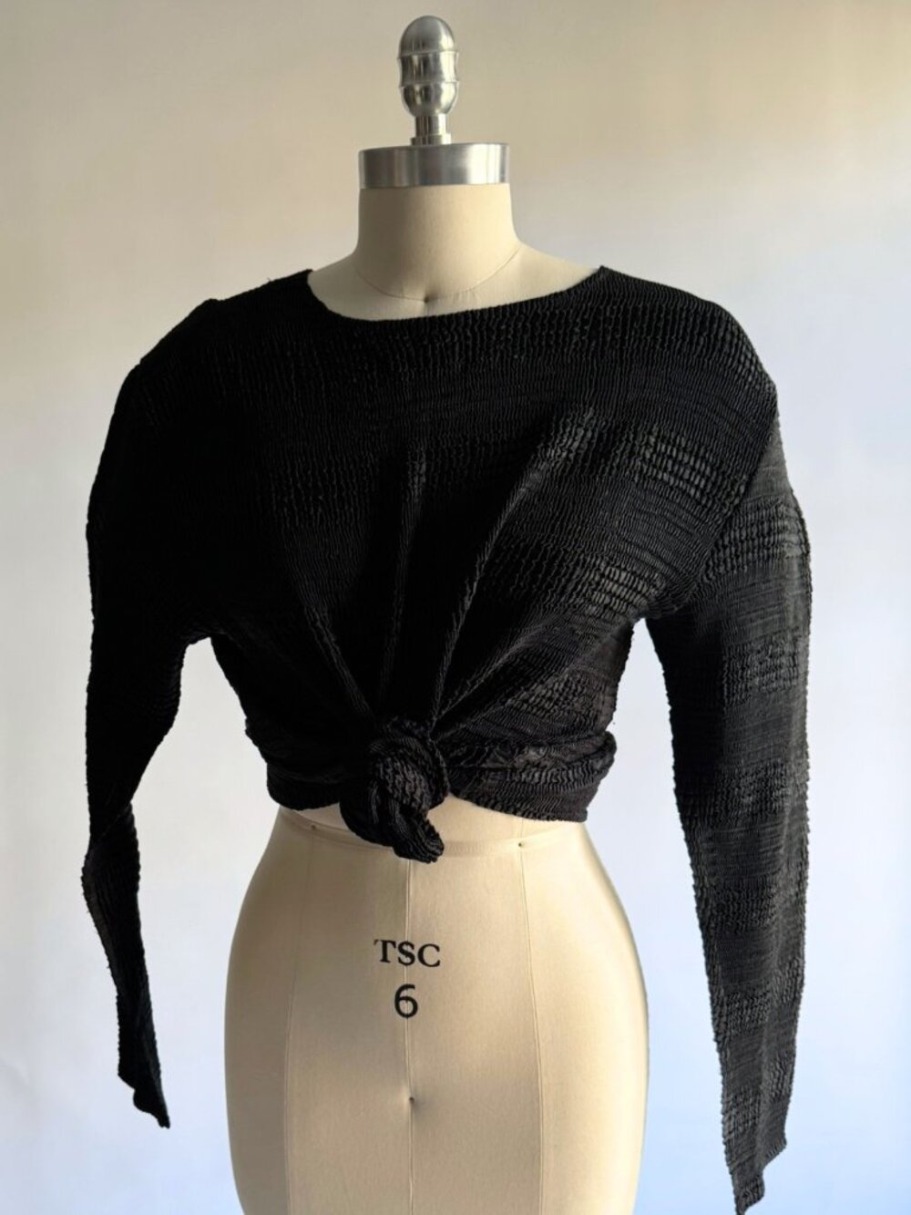 90s Vintage Jolie Mine Paris Gothic Black Plissé Long Sleeve Top M/L